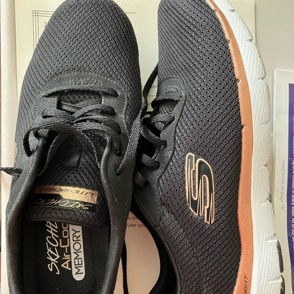 Skechers Black Women's Shoes - Picture 2 of 5